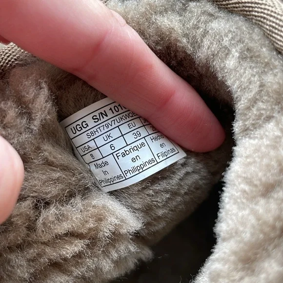 Ugg Classic Mini Boot - Picture 5 of 7